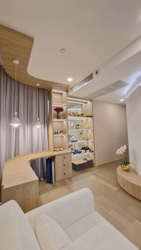 For sale/rent: Ashton Chula-Silom. Exceptionally spacious unit on a very high floor, beautifully decorated and stunning—book now before it’s gone!