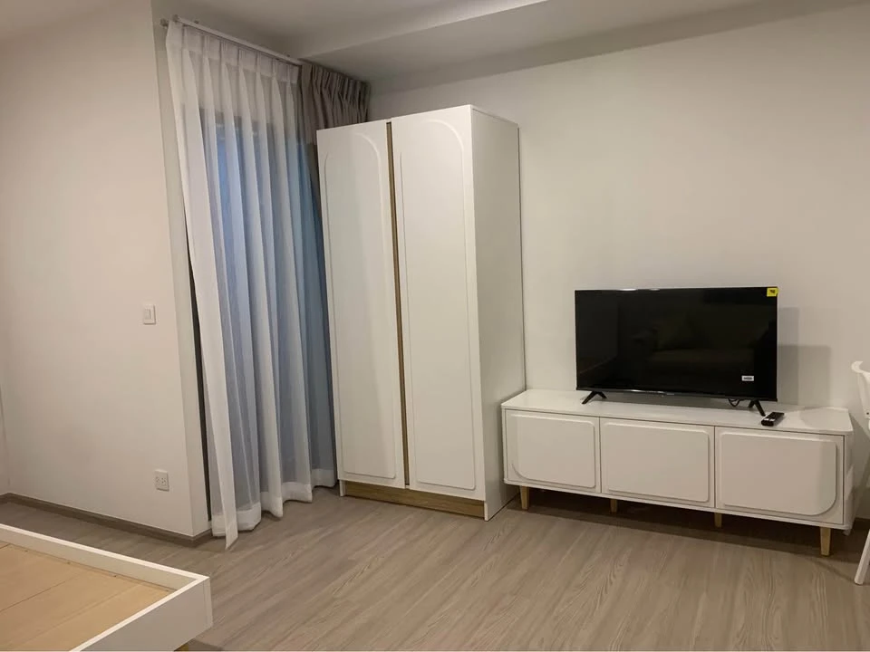 For rent/sale Aspire Ratchayothin, 3rd floor, corner room, complete with amenities. Just come and move in.