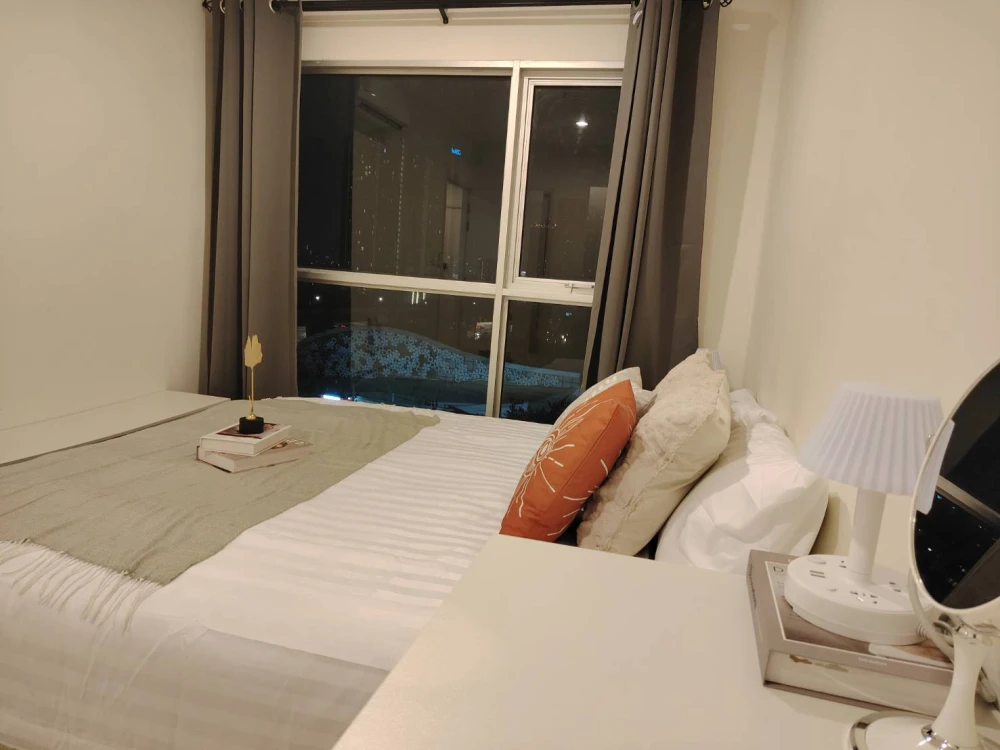 For sale, for rent, Aspire Sathorn-Taksin (Timber Zone), empty room, long balcony, swimming pool view, reserve quickly.