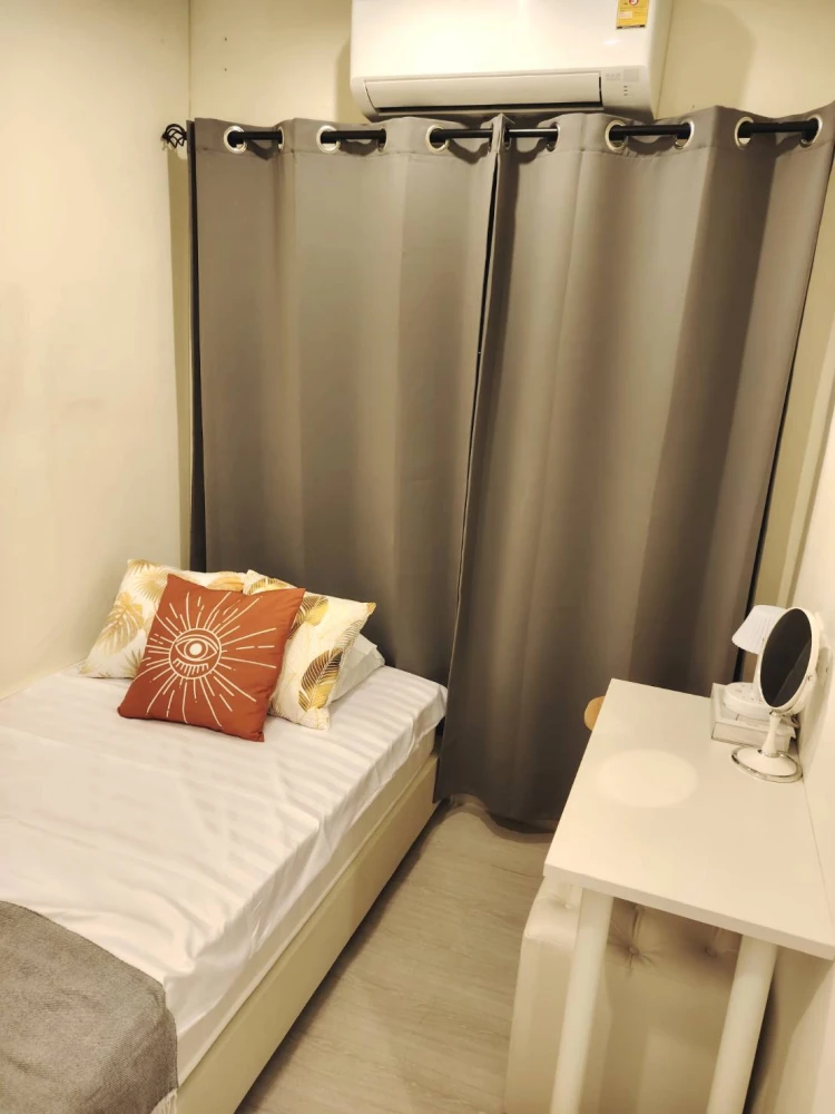 For sale, for rent, Aspire Sathorn-Taksin (Timber Zone), empty room, long balcony, swimming pool view, reserve quickly.