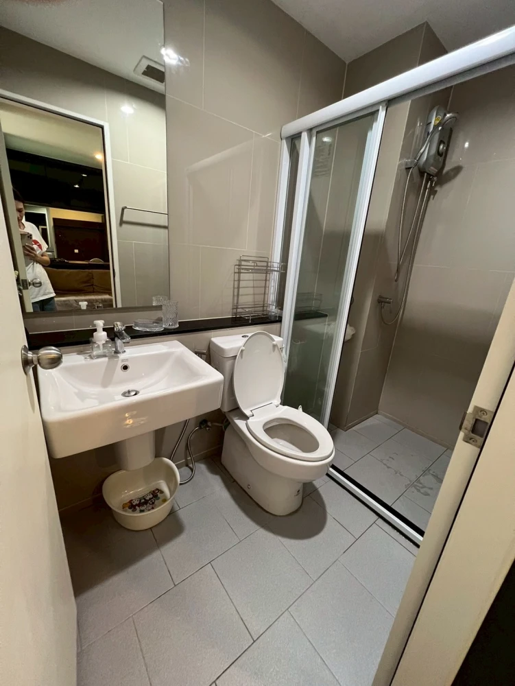 For sale, for rent, Aspire Sathorn-Ratchapruek, 14th floor, spacious room, fully furnished, great view, don't wait.