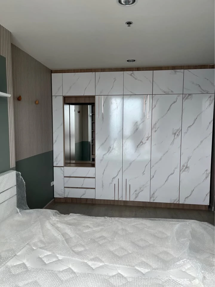 For sale or rent: Abstract Phahon Yothin Park, north side, wind blows in all the time, room is not hot, only one side is attached to a neighbor.