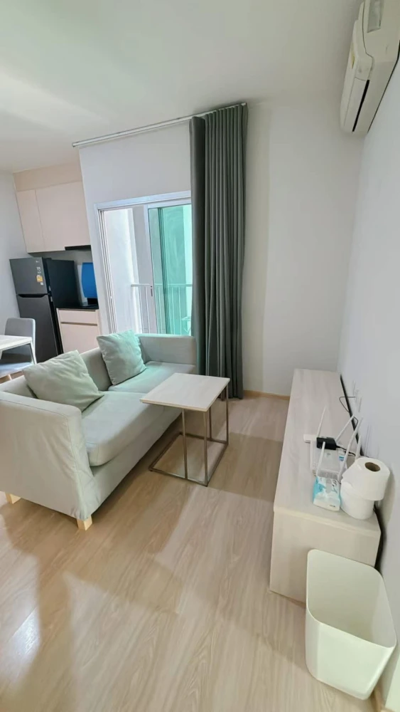 For sale or rent: Noble Revolve Ratchada, 2 bedrooms, 2 bathrooms, high floor, beautiful city view, bright and comfortable room, must arrange.