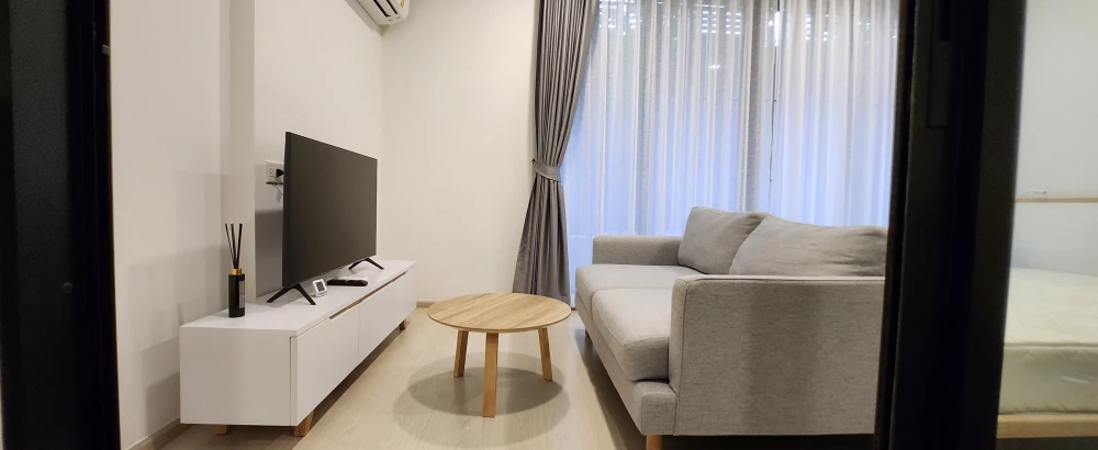 For rent or sale: Noble Ambience Sukhumvit 42, nice decorated room. Quiet atmosphere, good prices, can't miss it.