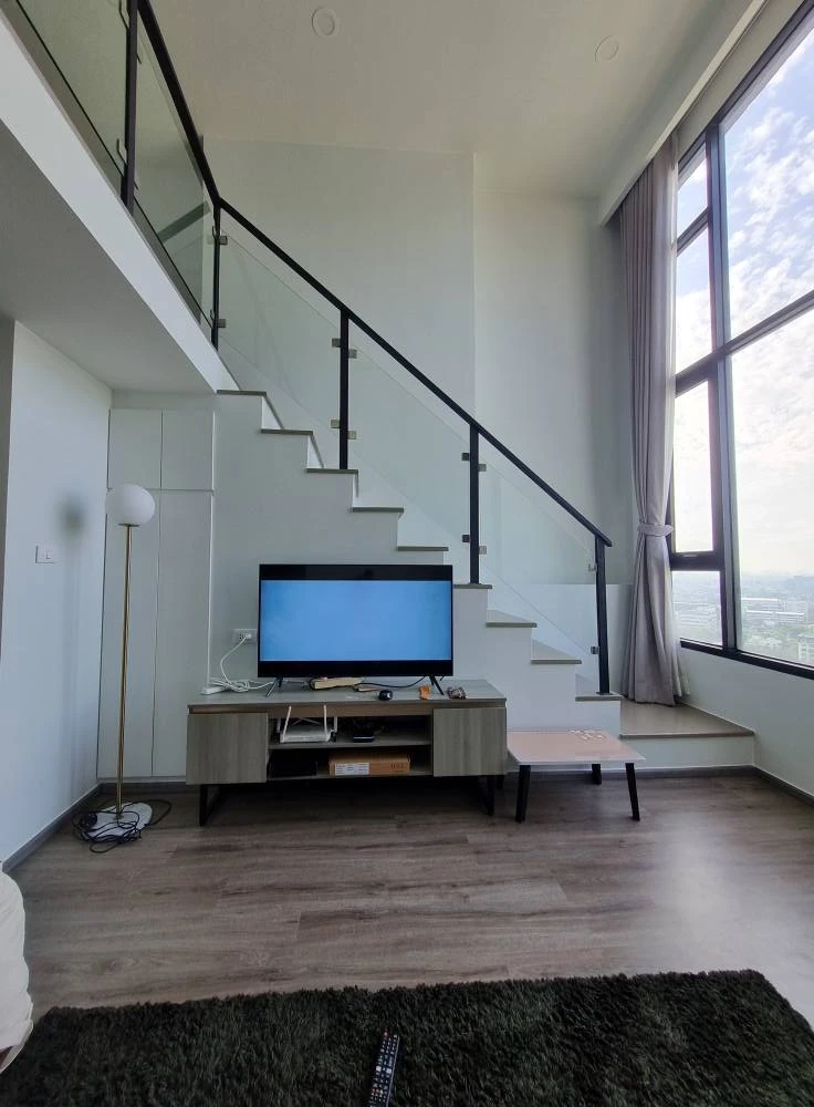 For sale or rent: Knightsbridge Kaset Society, duplex room, 4.2 meter high ceiling, fully furnished. Can't wait to reserve?