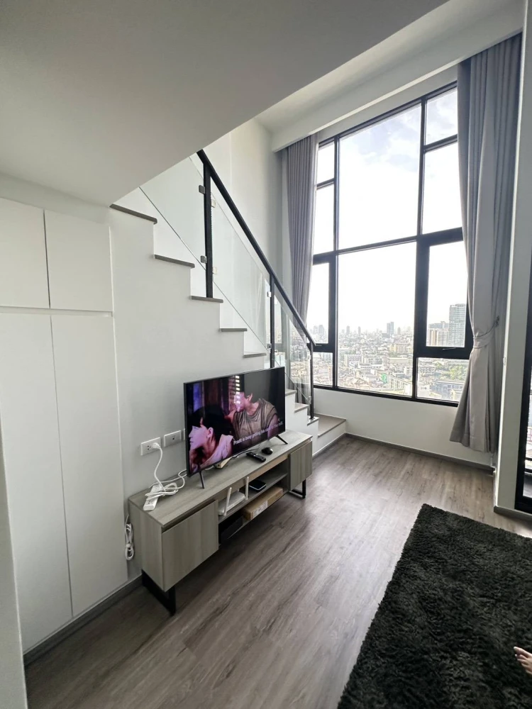 For sale or rent: Knightsbridge Kaset Society, duplex room, 4.2 meter high ceiling, fully furnished. Can't wait to reserve?