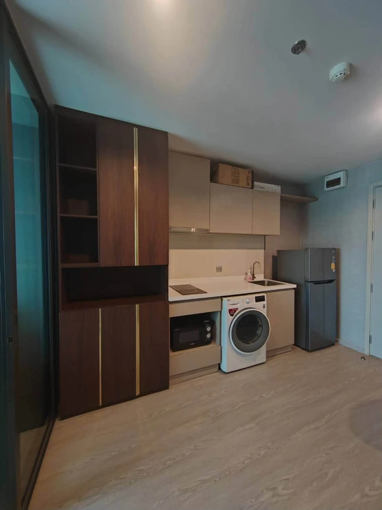 For sale or rent: Life Ladprao, Building B, 17th floor. Spacious and well-decorated unit. Don't just look, book now!