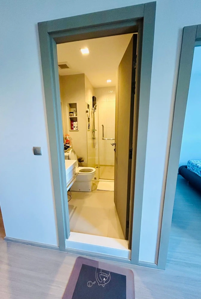 For sale or rent: Life Asoke-Rama 9, 27th floor, Building A, corner unit, fully furnished. You definitely need to reserve this!