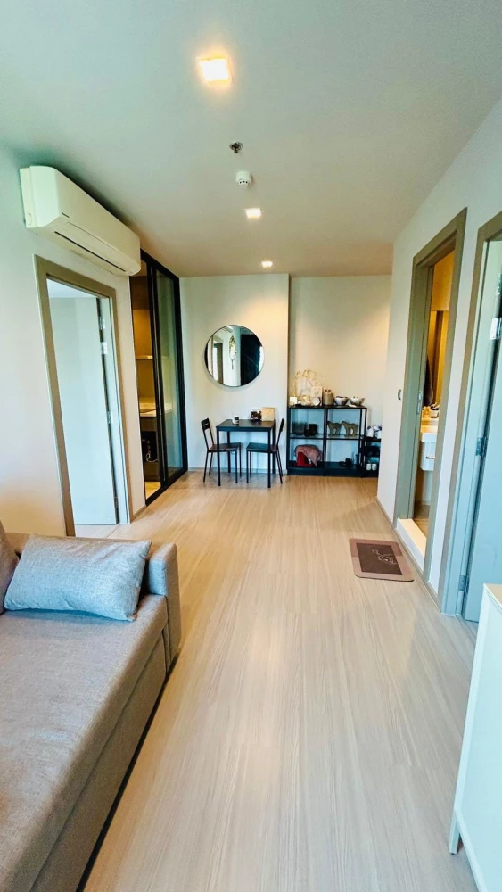 For sale or rent: Life Asoke-Rama 9, 27th floor, Building A, corner unit, fully furnished. You definitely need to reserve this!