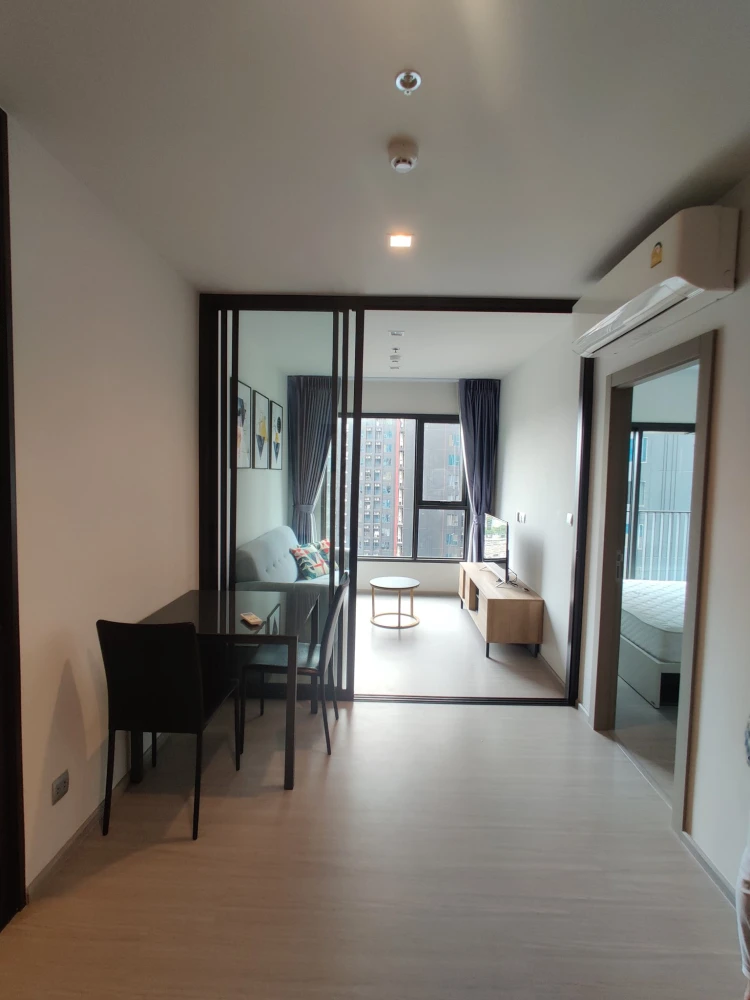 For sale rent Life Asoke-Rama 9, very beautiful room, separated room, very good proportion, great view, hurry to move, don't miss it