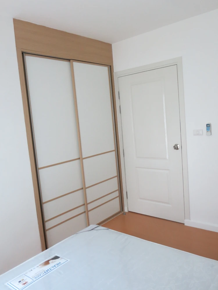 For sale or rent: I Condo Ngamwongwan. The room is on the 5th floor, not exposed to sunlight. The view is very beautiful. The room is not directly opp