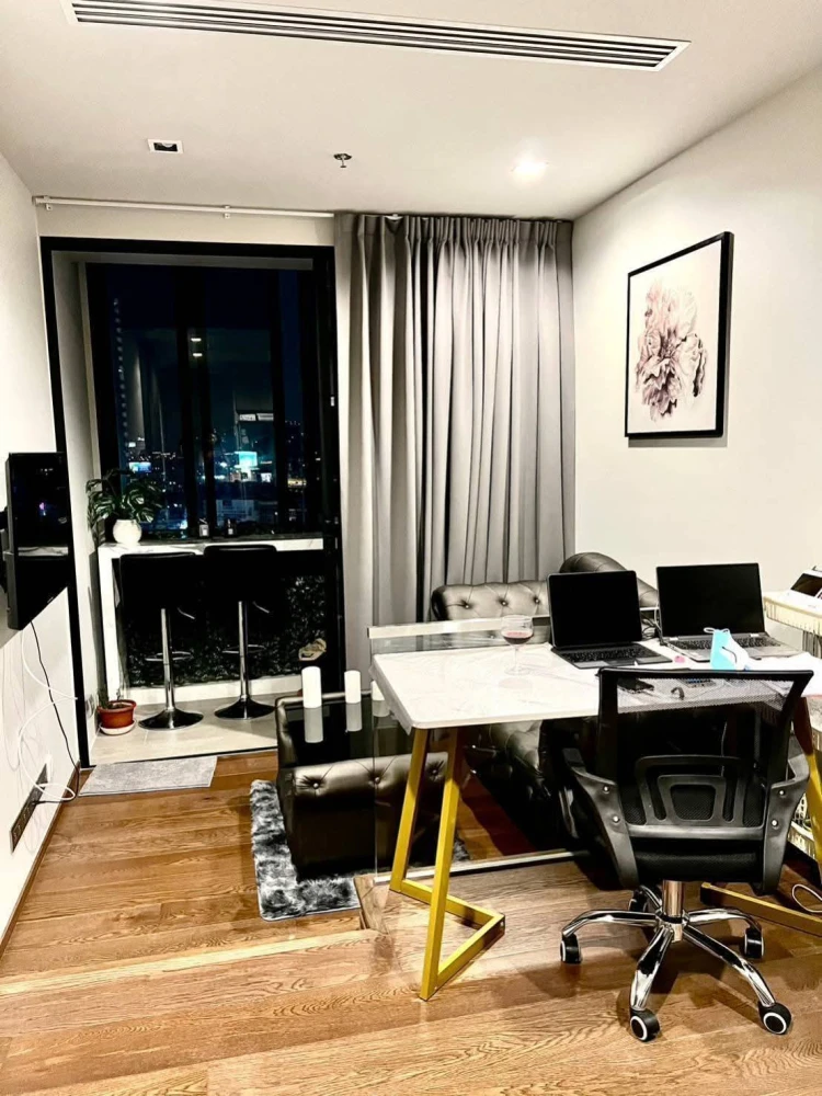 For sale or rent: Ideo Q Victory, modern luxury grey-themed interior, elegant and sophisticated. Auspicious house number. Don't miss out!