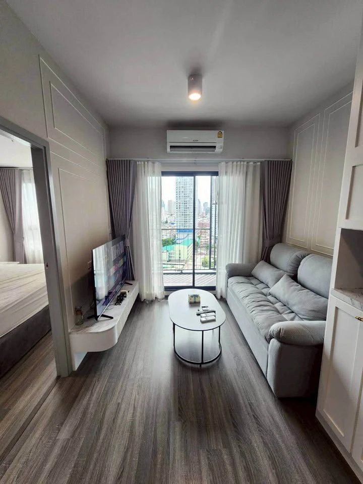 For sale or rent: Ideo Chula-Samyan, 1 bedroom plus, decorated in a modern classic style, white and gray. Don't miss it!