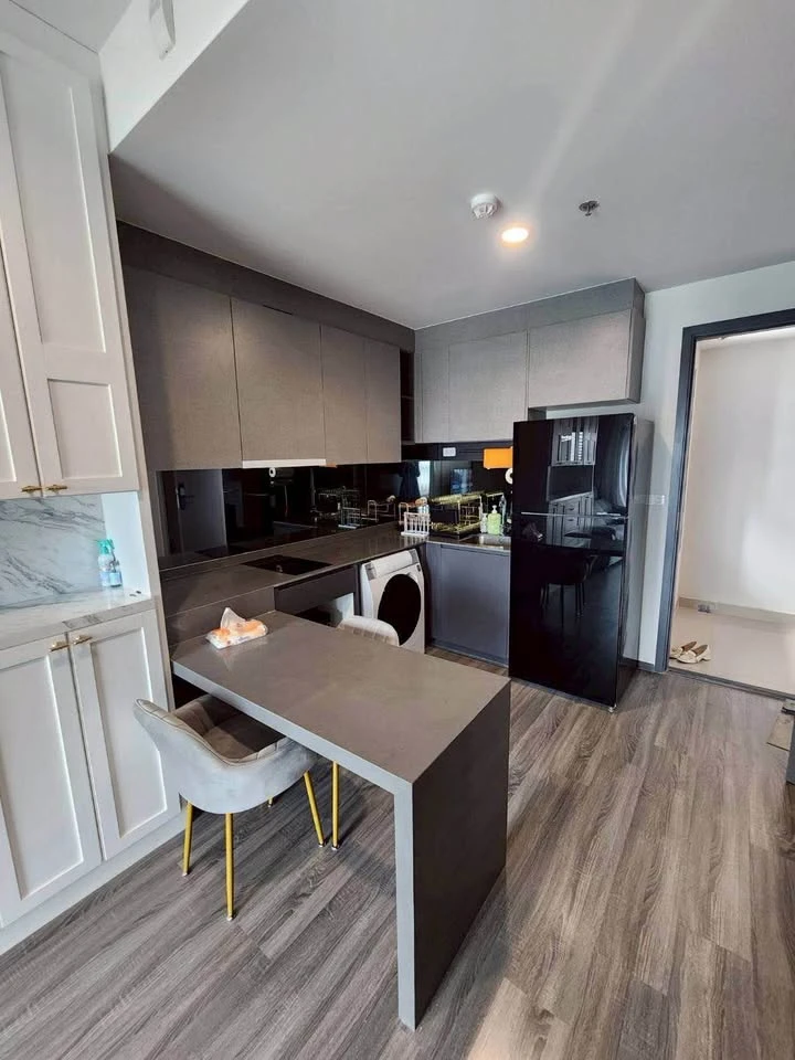 For sale or rent: Ideo Chula-Samyan, 1 bedroom plus, decorated in a modern classic style, white and gray. Don't miss it!