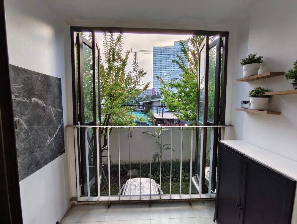 For sale, for rent, Ideo Ladprao 17, fully furnished, private and quiet, very worth booking.