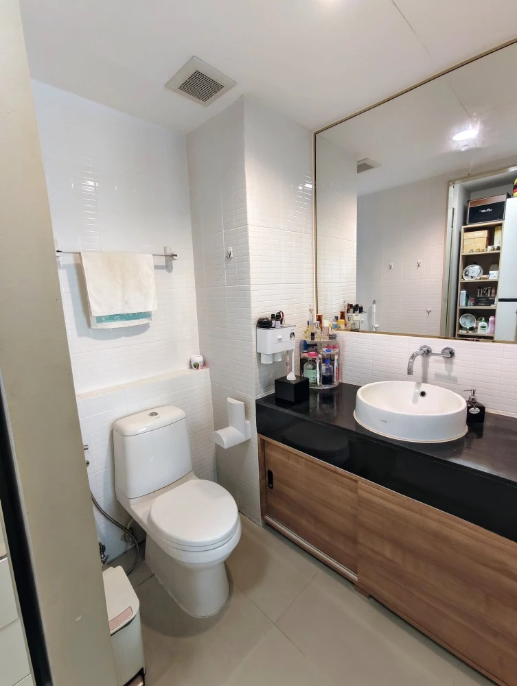 For sale, for rent, Ideo Ladprao 17, fully furnished, private and quiet, very worth booking.