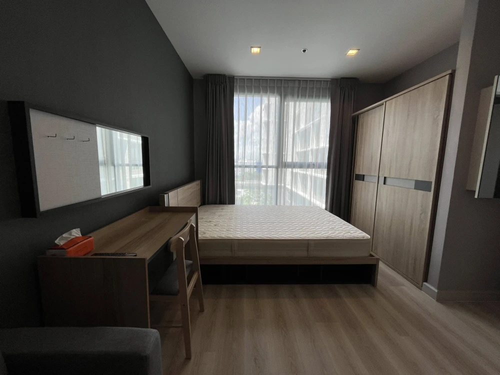 For sale or rent: Ideo Mobi Sukhumvit 81, studio room, fully furnished, swimming pool view, most beautiful on the floor, very livable.