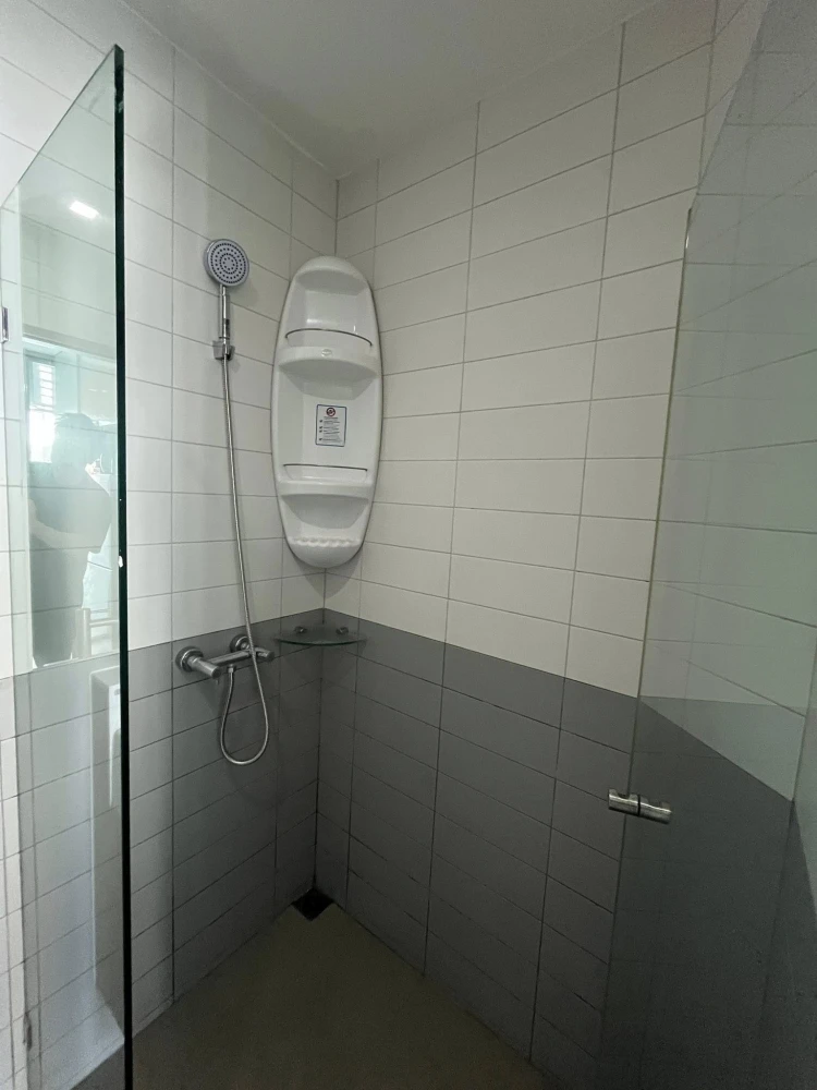 For sale or rent: Ideo Mobi Sukhumvit 81, studio room, fully furnished, swimming pool view, most beautiful on the floor, very livable.