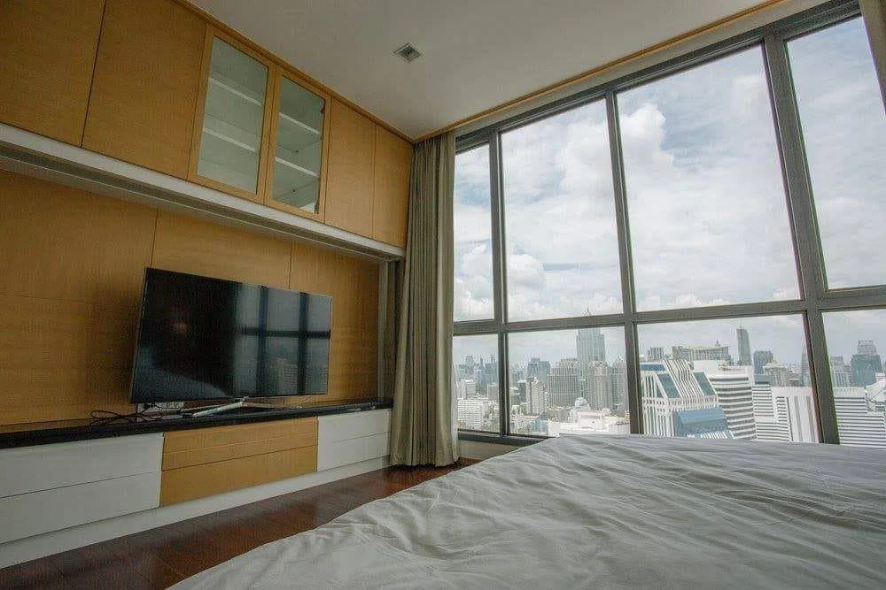 For sale or rent: Hyde Sukhumvit 13,beautiful room, looks good,very stylish, fully decorated with built-ins, high floor, very spacious, don't miss it.
