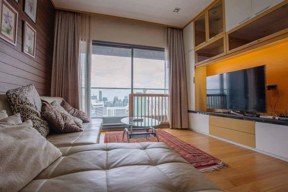 For sale or rent: Hyde Sukhumvit 13,beautiful room, looks good,very stylish, fully decorated with built-ins, high floor, very spacious, don't miss it.