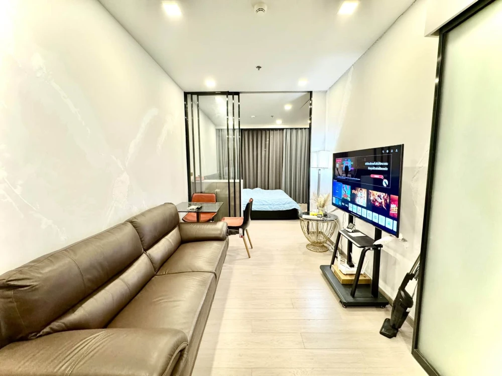 For Sale/Rent: One 9 Five Asoke-Rama 9. Well-partitioned unit with a perfectly balanced layout. Great price—book now! images