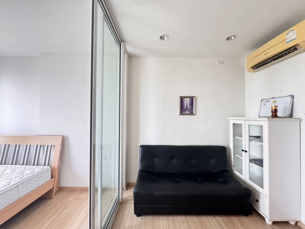 Condo for sale/rent at The Base Chaengwattana. Separate rooms, perfectly divided into zones. Great value. Come reserve now. Don't miss out!
