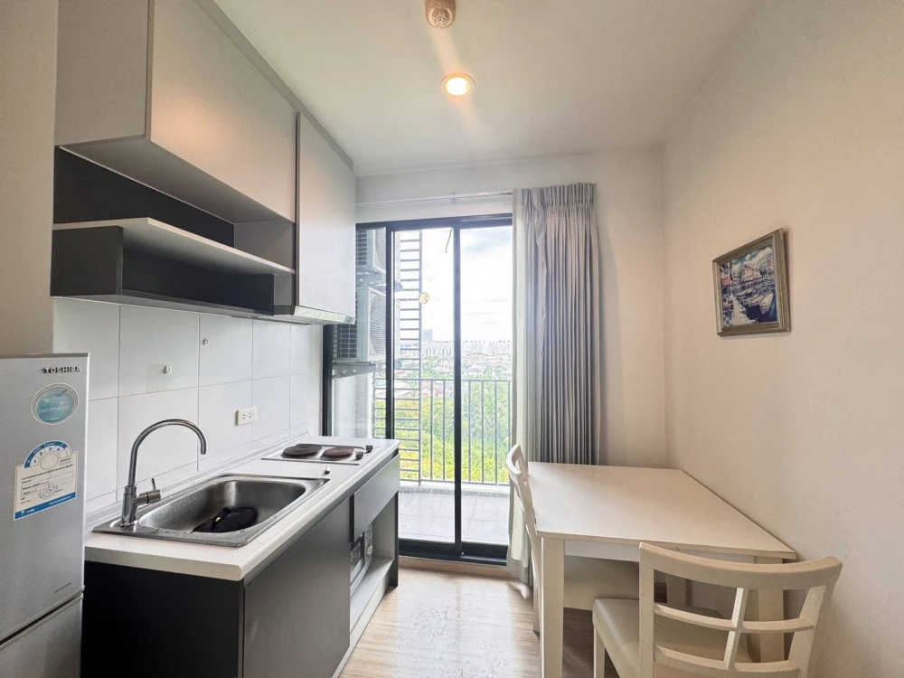 Condo for sale/rent at The Base Chaengwattana. Separate rooms, perfectly divided into zones. Great value. Come reserve now. Don't miss out!