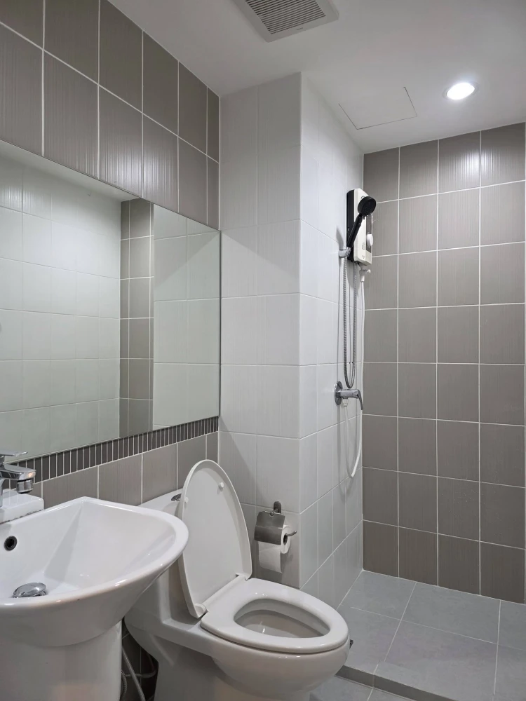 Condo for sale or rent at The Stage Taopoon Interchange. Move-in ready, fully equipped with amenities—book yours now!