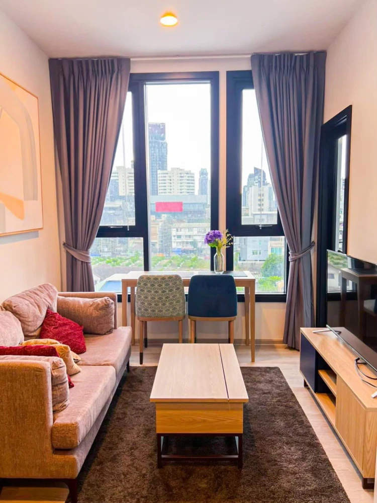 For sale or rent: XT Ekkamai condo, fully furnished with built-in furniture, ready to move in. Comfortable and well-proportioned. Book now!