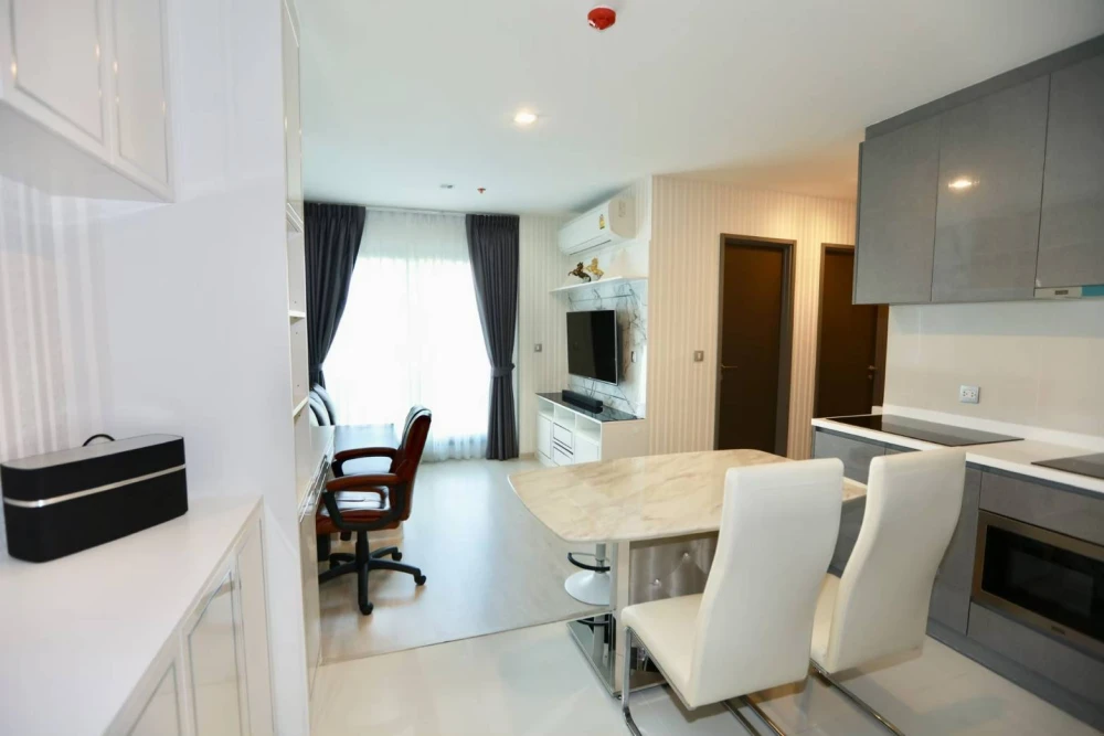 Sell, rent, urgent!! Condo Rhythm Rangnam, built-in furniture, decorated, ready to move in immediately!!