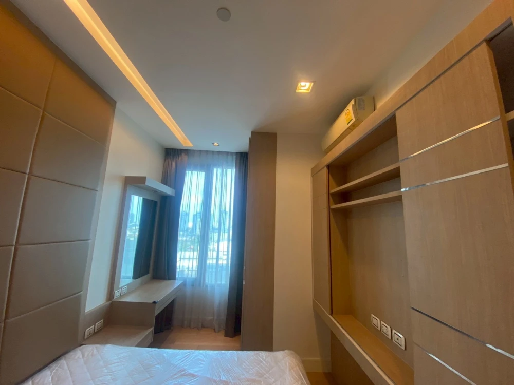 Urgent sale or rent!! Condo Equinox Phahon-Vipha, room number 345/381, good condition room, fully furnished, don't miss it!!