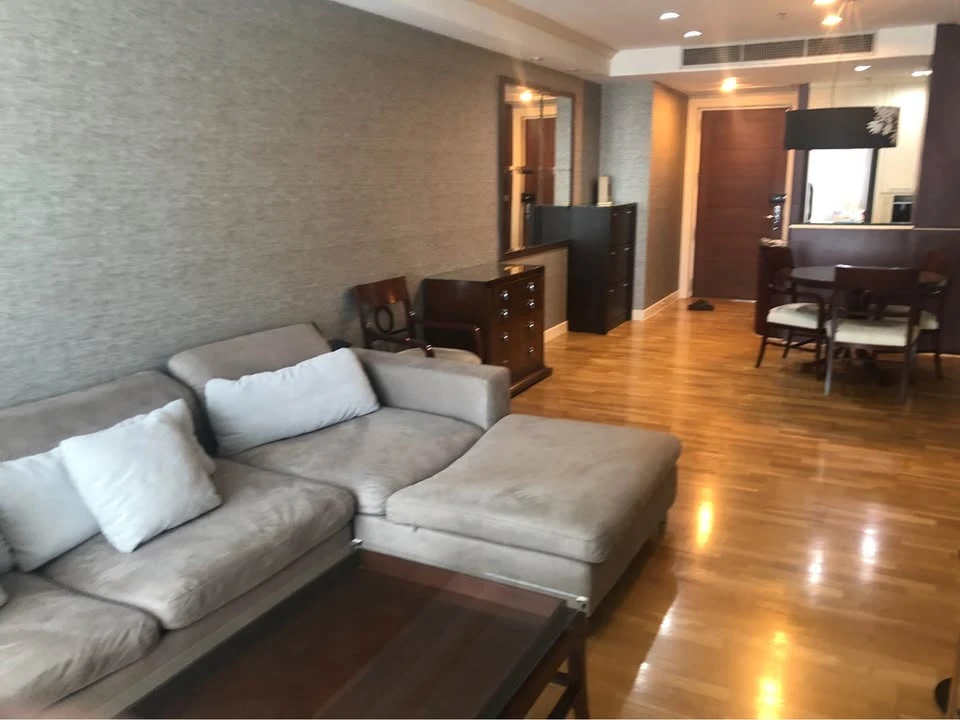 Urgent for rent or sale!! Condo Urbana Sathorn, beautiful room, fully furnished. Ready to move in, don't miss it!!
