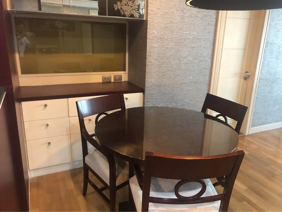 Urgent for rent or sale!! Condo Urbana Sathorn, beautiful room, fully furnished. Ready to move in, don't miss it!!