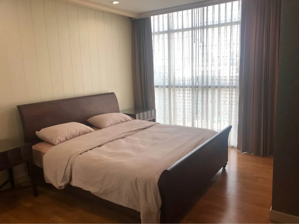 Urgent for rent or sale!! Condo Urbana Sathorn, beautiful room, fully furnished. Ready to move in, don't miss it!!