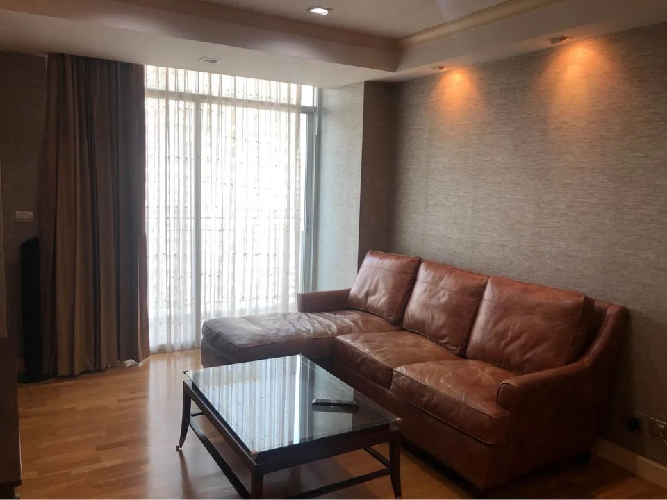 Urgent for rent or sale!! Condo Urbana Sathorn, beautiful room, fully furnished. Ready to move in, don't miss it!!