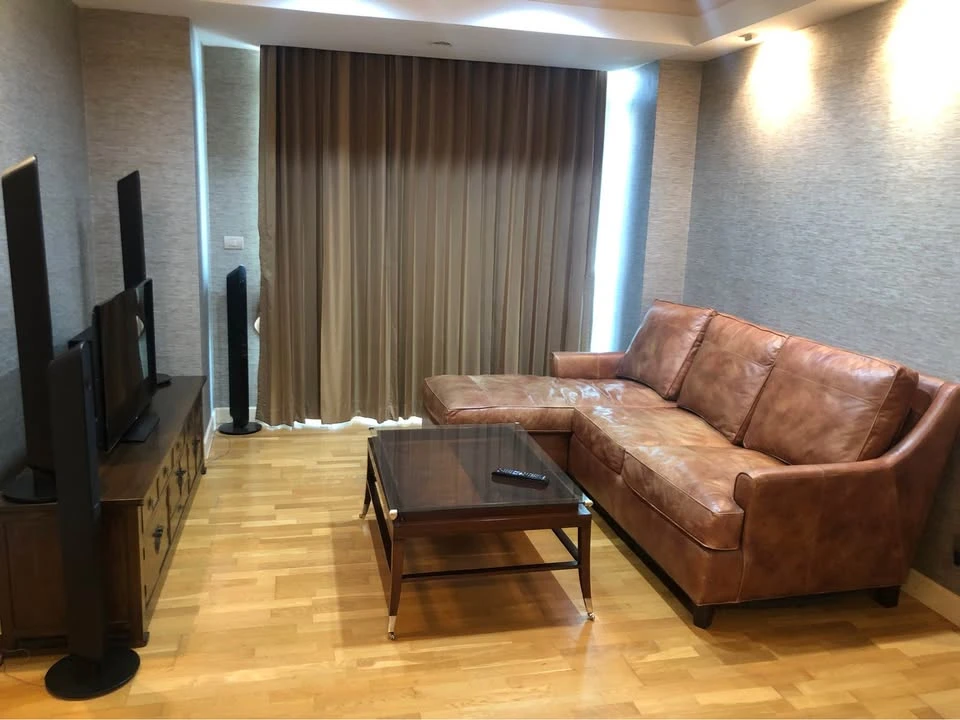 Urgent for rent or sale!! Condo Urbana Sathorn, beautiful room, fully furnished. Ready to move in, don't miss it!!