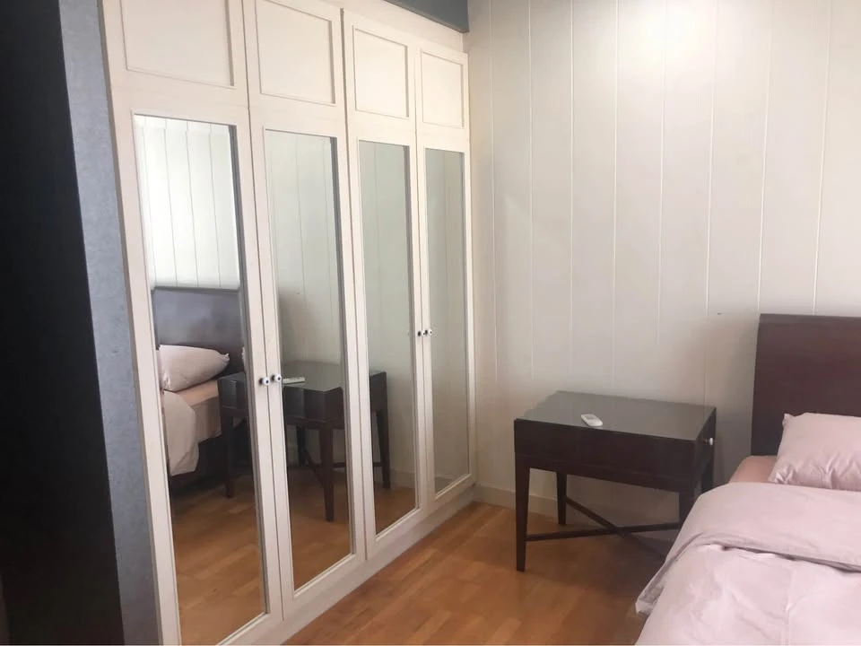 Urgent for rent or sale!! Condo Urbana Sathorn, beautiful room, fully furnished. Ready to move in, don't miss it!!