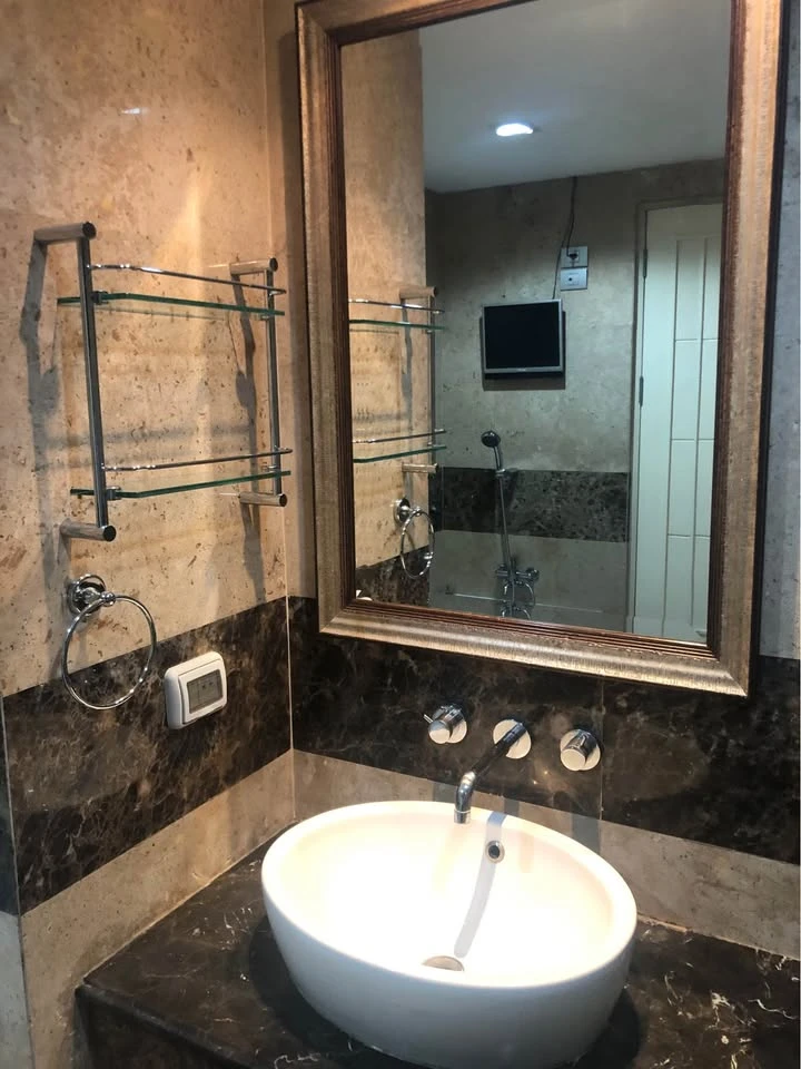 Urgent for rent or sale!! Condo Urbana Sathorn, beautiful room, fully furnished. Ready to move in, don't miss it!!