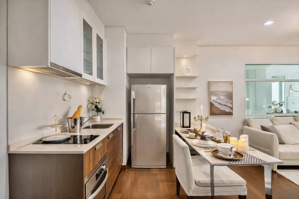 Urgently for rent or sale, Ivy Thonglor Condo, nice room, complete with furniture and electrical appliances. Hurry and reserve now. Don't miss out.