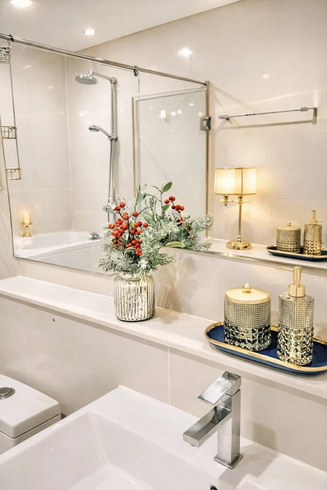 Urgently for rent or sale, Ivy Thonglor Condo, nice room, complete with furniture and electrical appliances. Hurry and reserve now. Don't miss out.