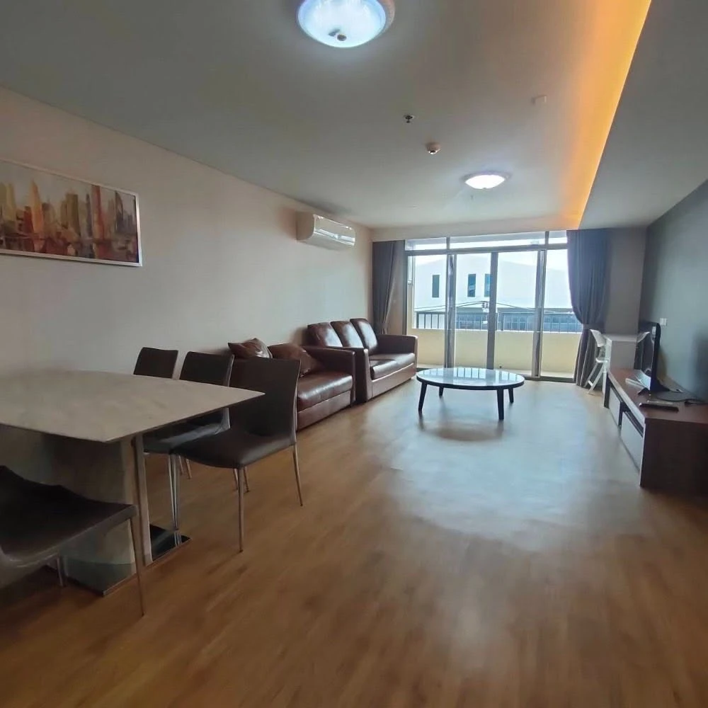 For sale: Siamese Nang Linchee, 3 bedrooms, 2 bathrooms, fully furnished with appliances. Don't miss this opportunity!