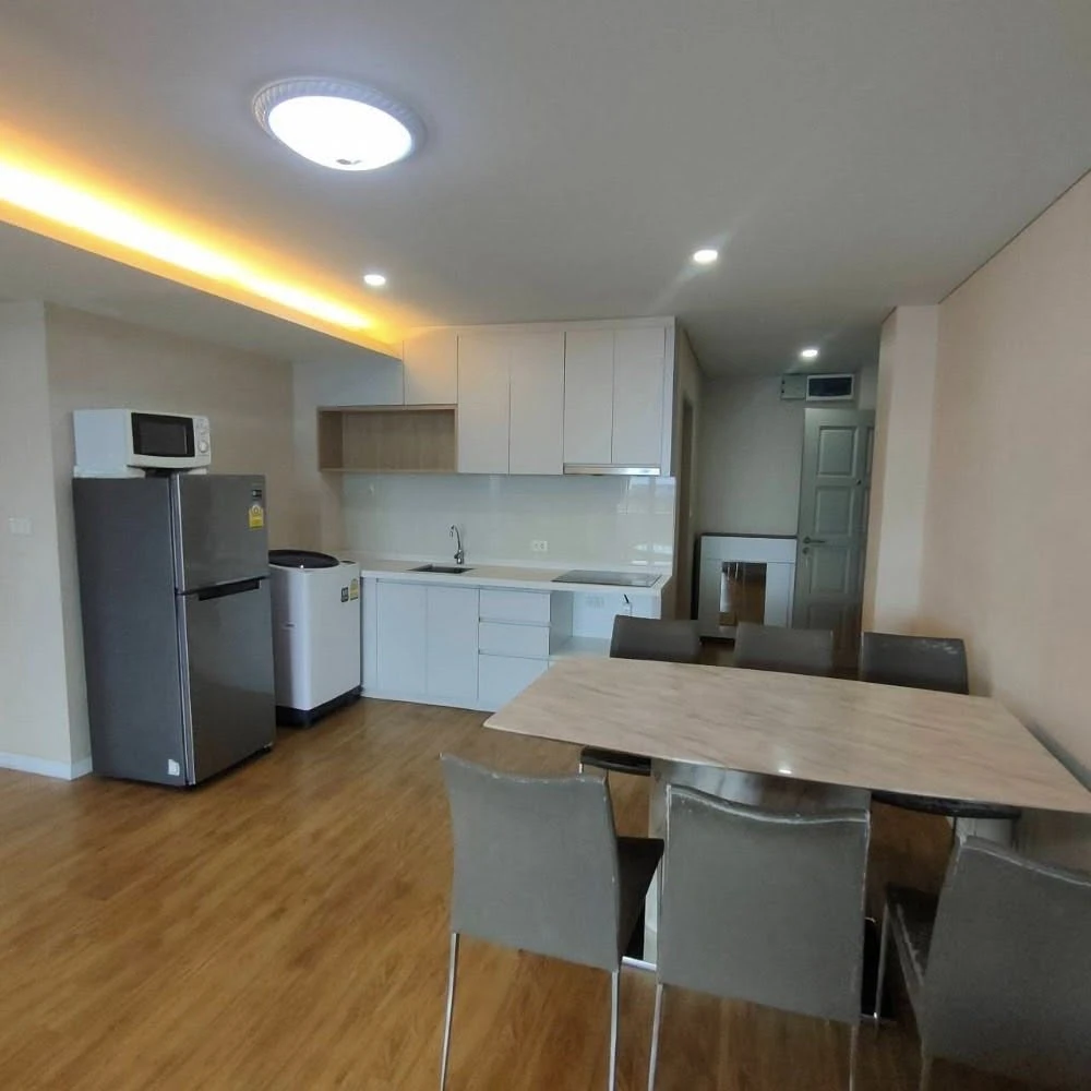 For sale: Siamese Nang Linchee, 3 bedrooms, 2 bathrooms, fully furnished with appliances. Don't miss this opportunity!
