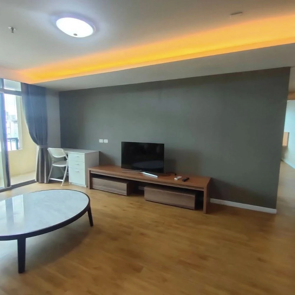 For sale: Siamese Nang Linchee, 3 bedrooms, 2 bathrooms, fully furnished with appliances. Don't miss this opportunity!