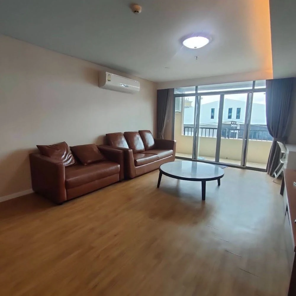 For sale: Siamese Nang Linchee, 3 bedrooms, 2 bathrooms, fully furnished with appliances. Don't miss this opportunity!