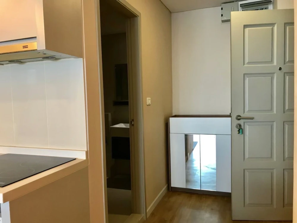 For sale: Siamese Nang Linchee, 3 bedrooms, 2 bathrooms, fully furnished with appliances. Don't miss this opportunity!
