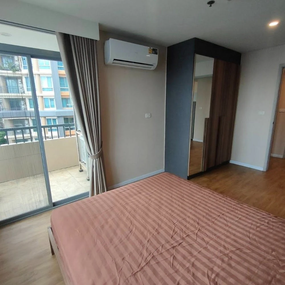 For sale: Siamese Nang Linchee, 3 bedrooms, 2 bathrooms, fully furnished with appliances. Don't miss this opportunity!