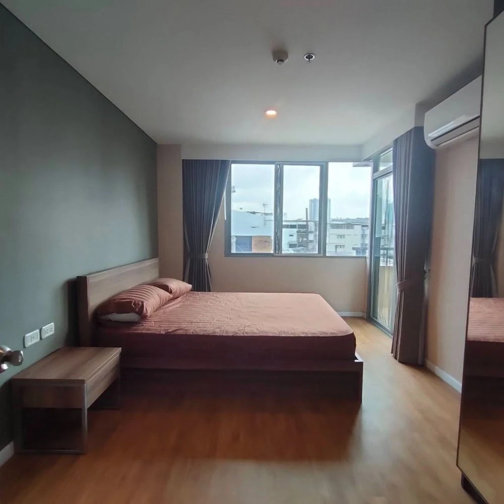 For sale: Siamese Nang Linchee, 3 bedrooms, 2 bathrooms, fully furnished with appliances. Don't miss this opportunity!