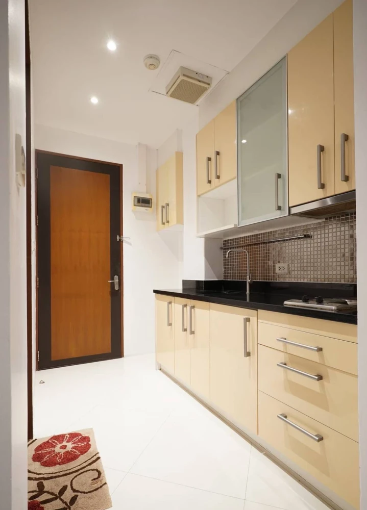 For sale: Diamond Suite (South Pattaya), 1st floor, pool view, fully furnished and ready to move in.