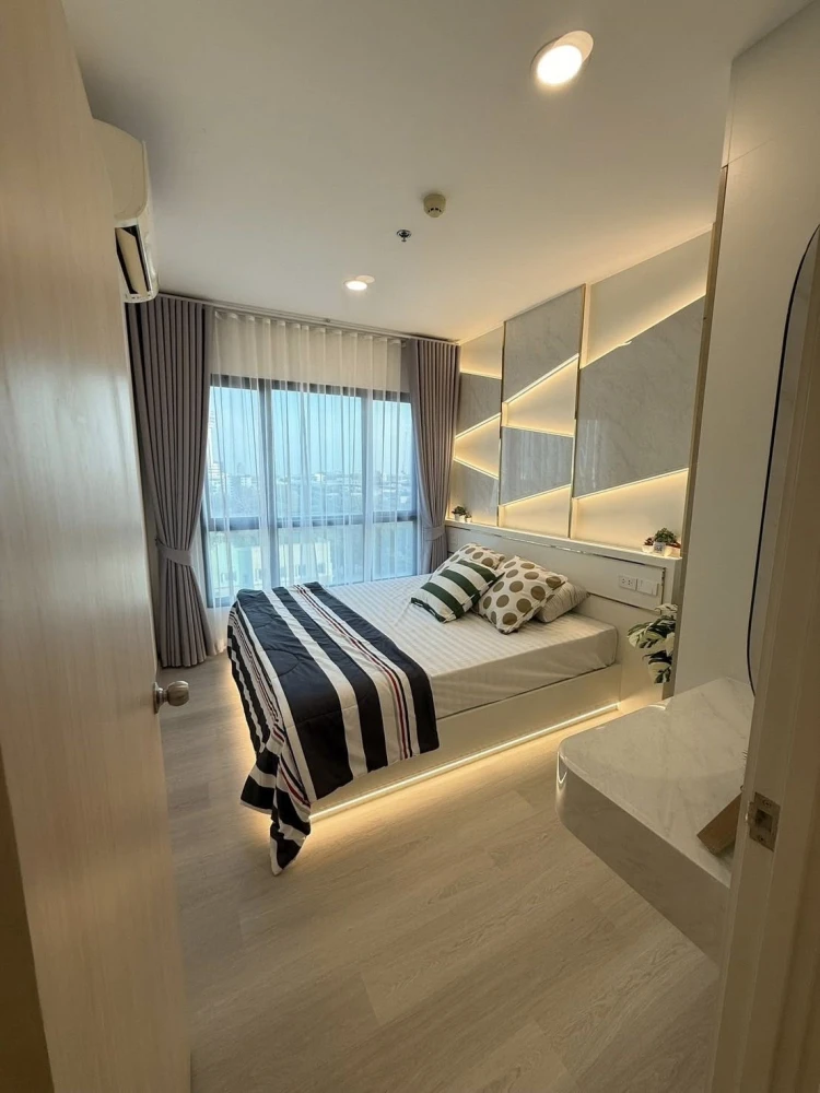 For sale: Knightsbridge Sky River Ocean, beautifully decorated with built-in furniture throughout the room, with quality furniture. Book now, get it f
