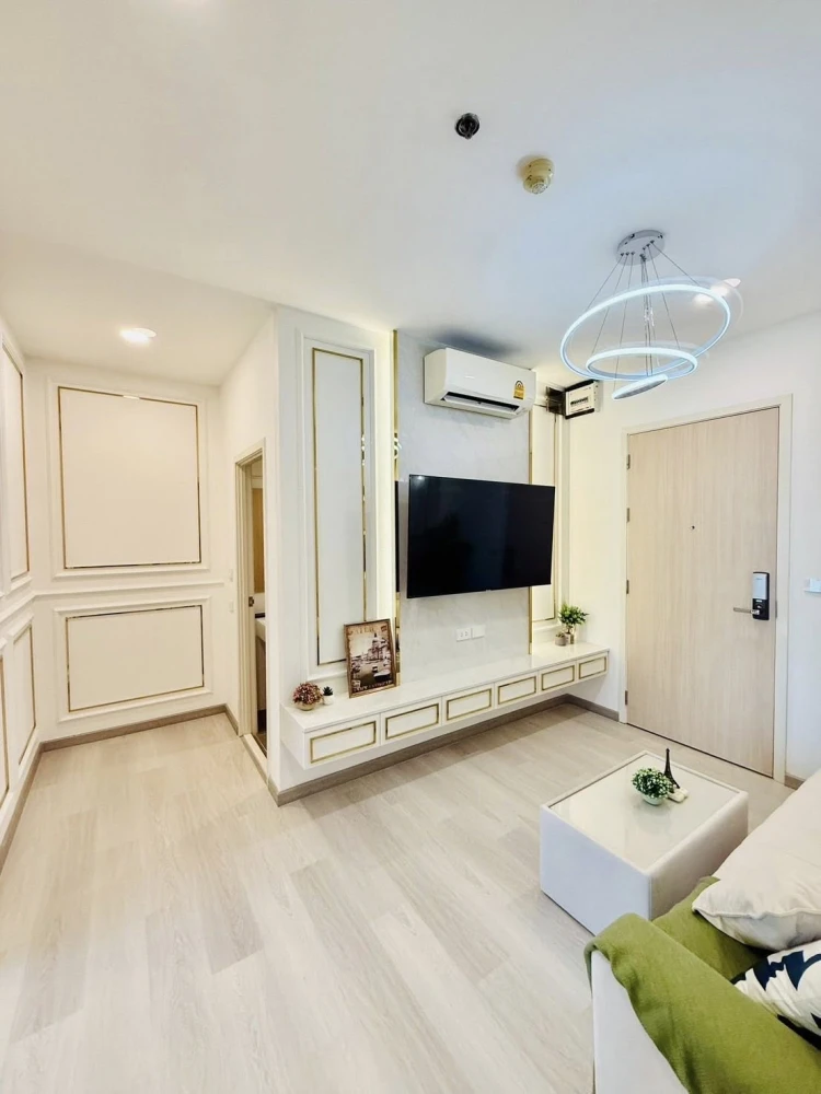 For sale: Knightsbridge Sky River Ocean, beautifully decorated with built-in furniture throughout the room, with quality furniture. Book now, get it f